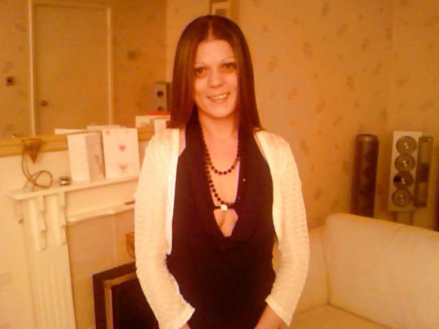 25P a dirty little uk slut on alt