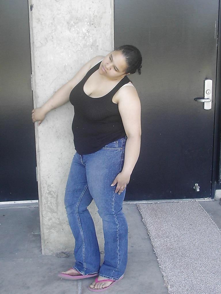 25P Thick redbone non nude