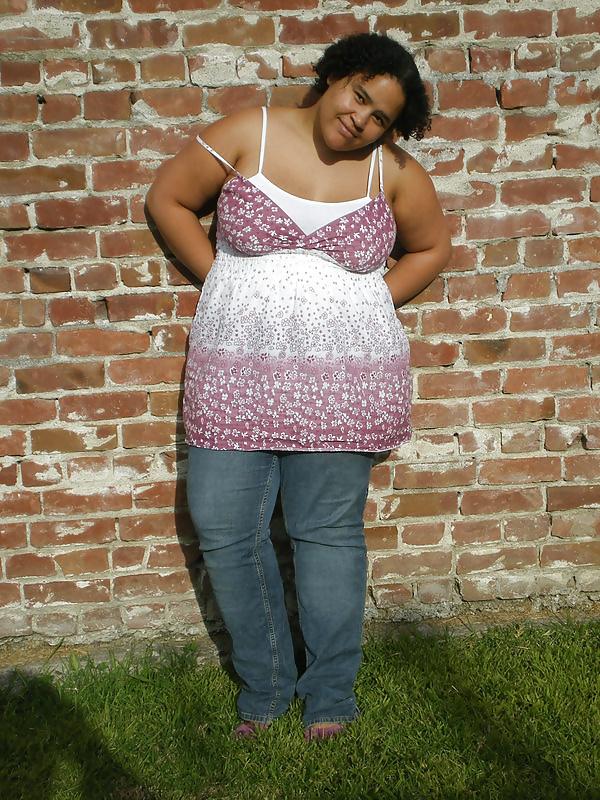 25P Thick redbone non nude
