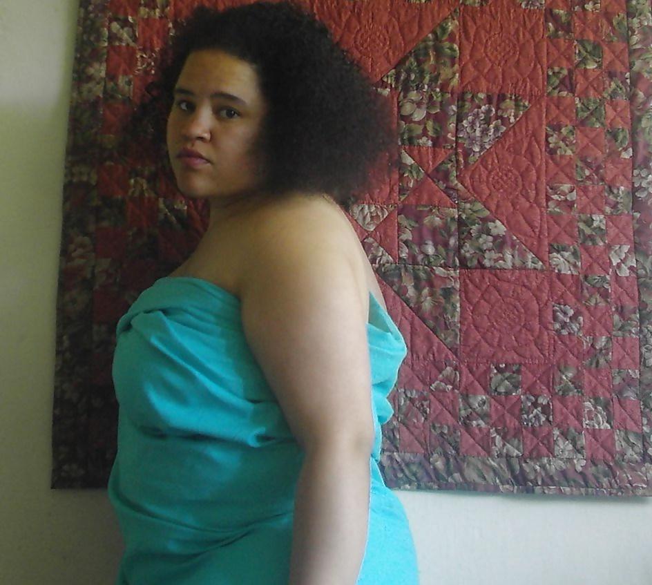 25P Thick redbone non nude