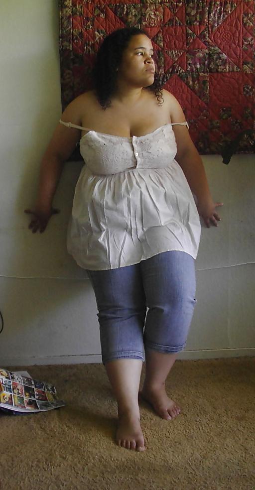25P Thick redbone non nude