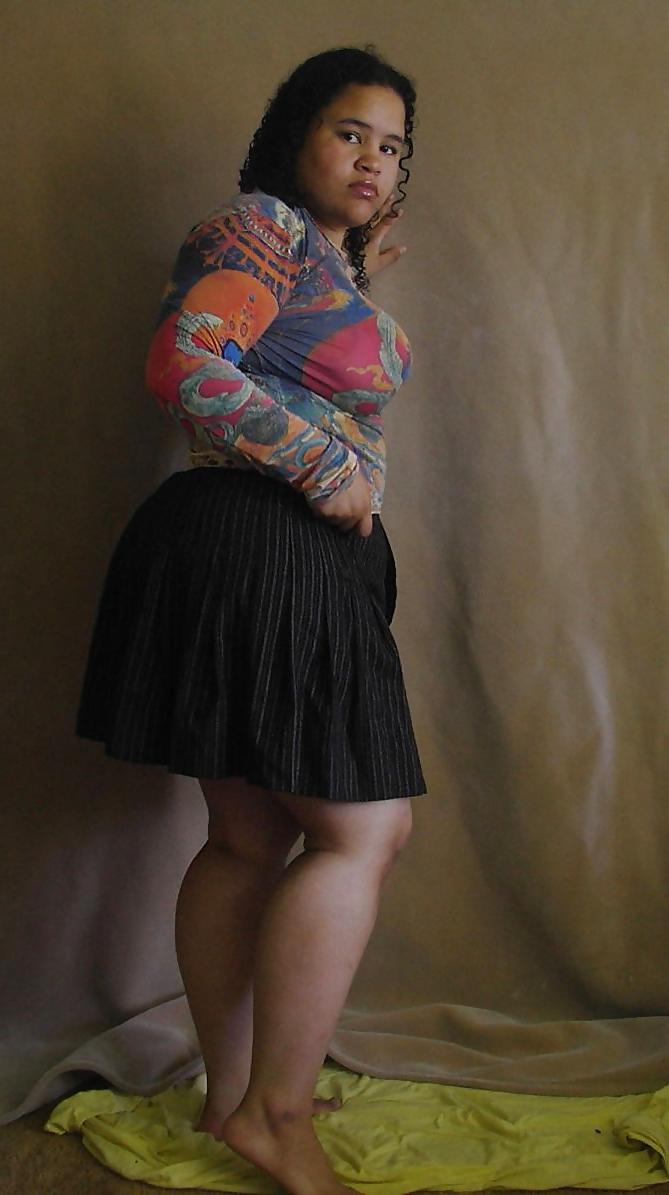 25P Thick redbone non nude