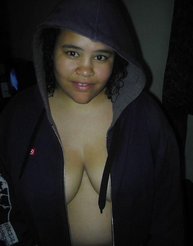 25P Thick redbone nude