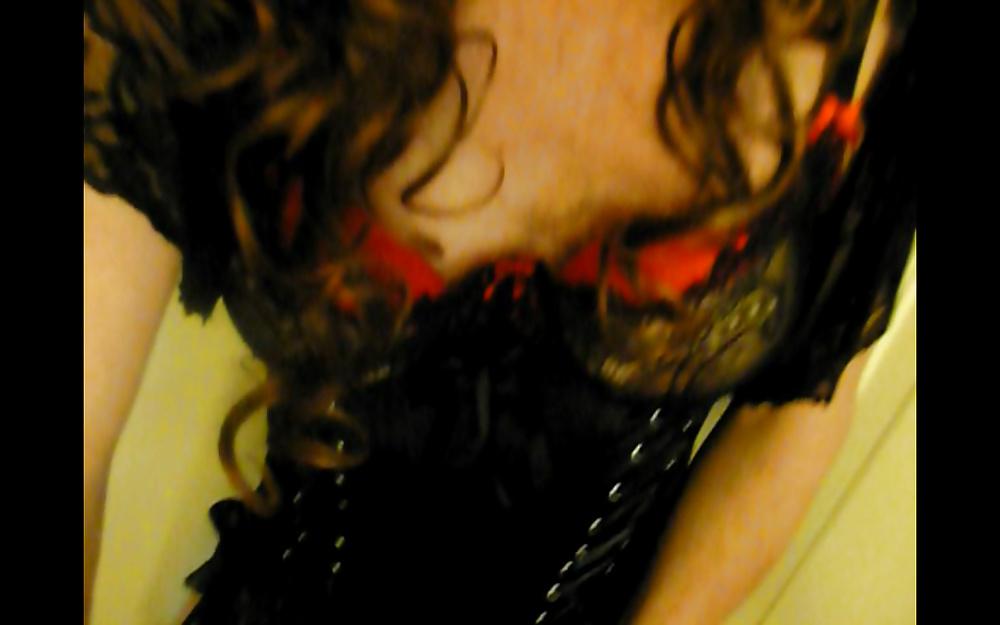 17P Black and red corset cum