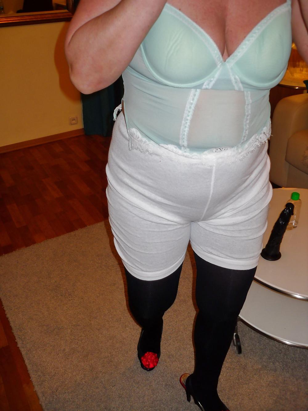 25P Pushuna's pantaloons and riped pantyhose