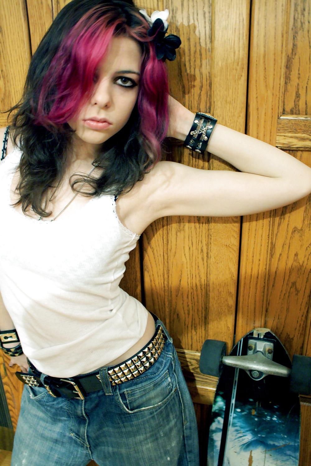 25P Cosplay teen Ryuu Lavitz in casual outfits
