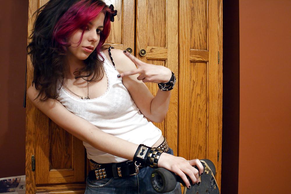 25P Cosplay teen Ryuu Lavitz in casual outfits