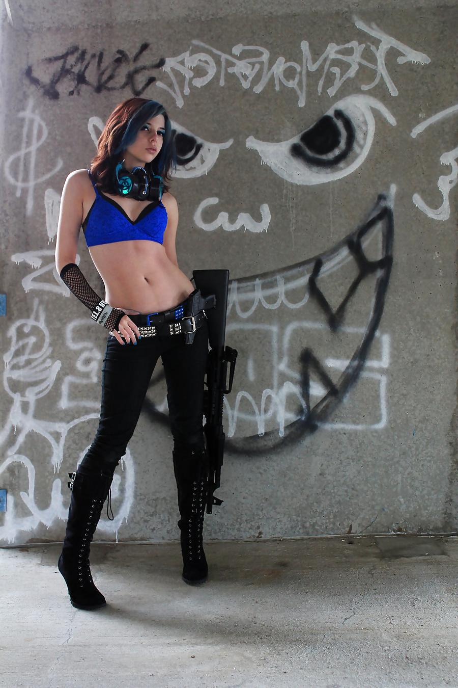 25P Cosplay teen Ryuu Lavitz in casual outfits