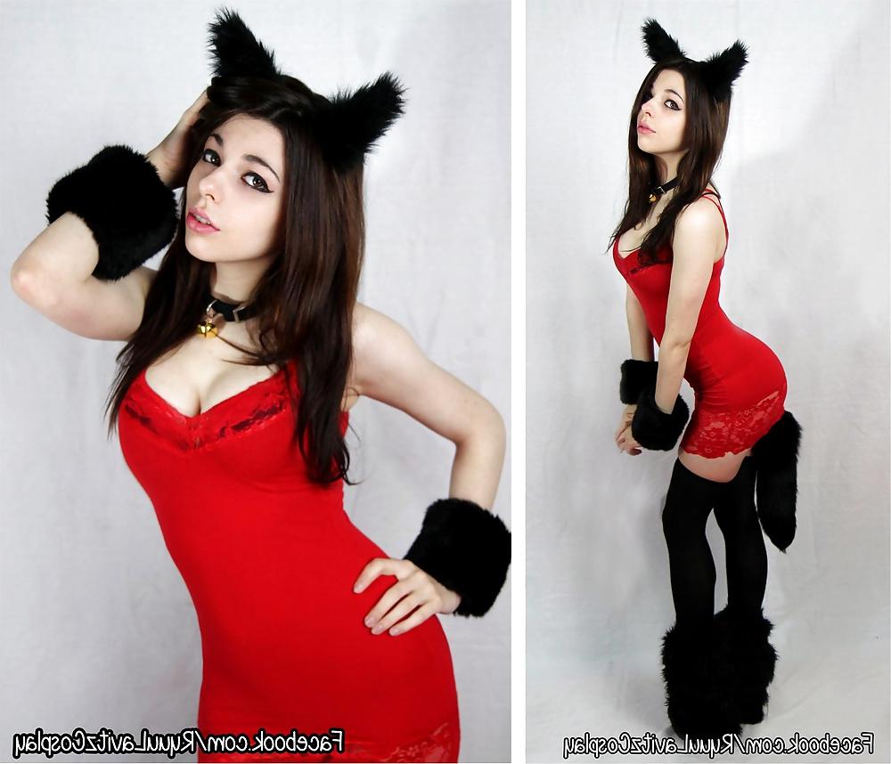 25P Cosplay teen Ryuu Lavitz in casual outfits