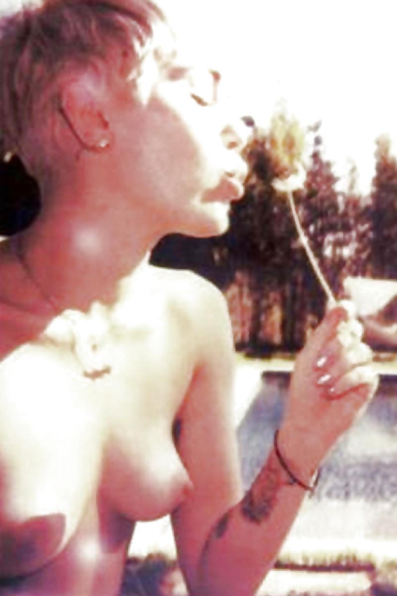 17P Miley Cyrus - Dirty Naked Slut for a Hard Fuck 