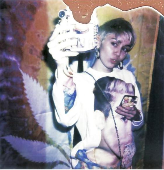 17P Miley Cyrus - Dirty Naked Slut for a Hard Fuck 