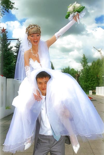 25P Under Wedding Dress