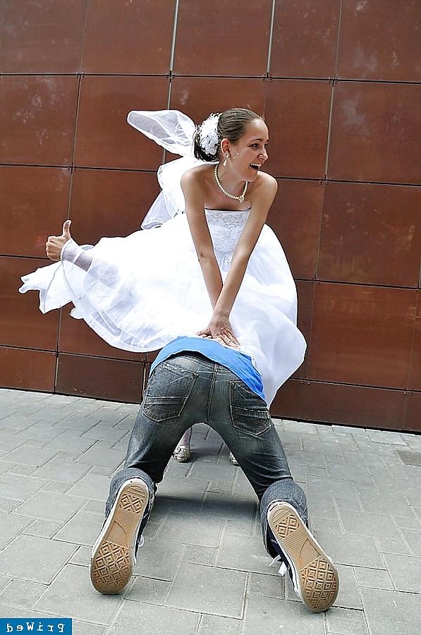 25P Under Wedding Dress