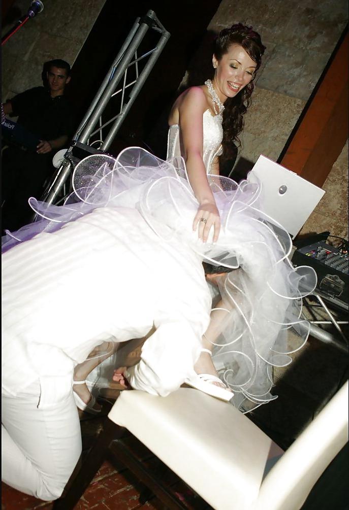 25P Under Wedding Dress