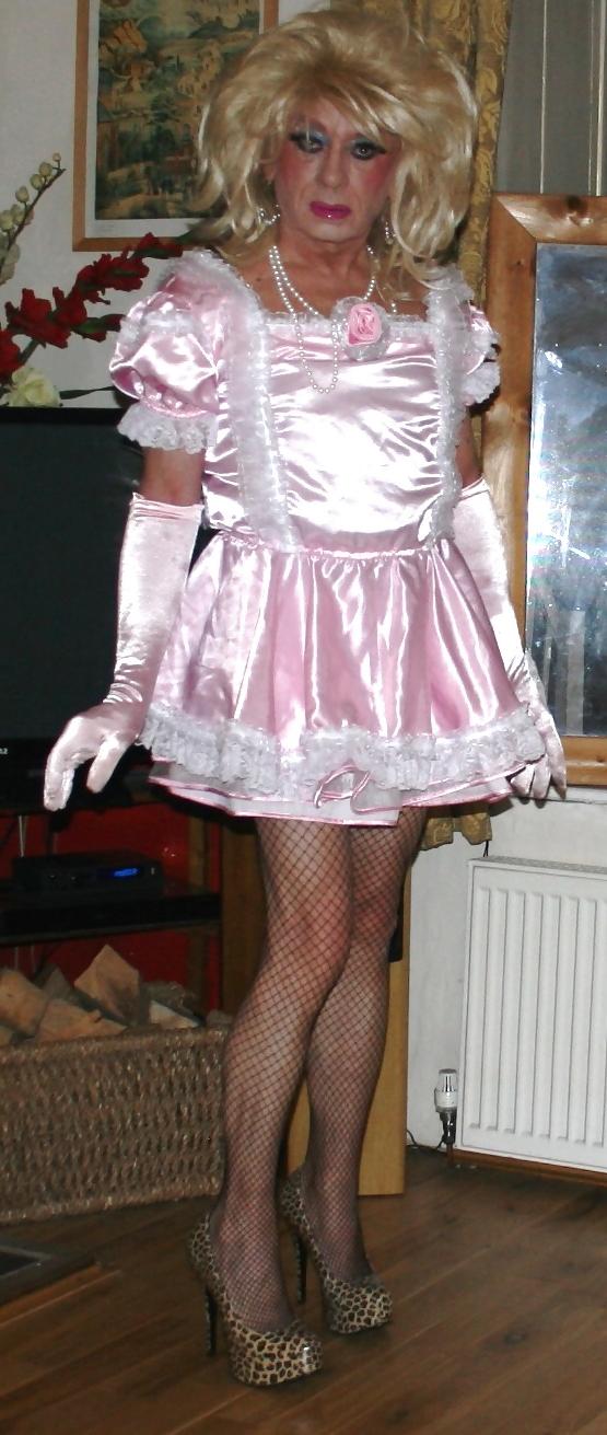 13P Sissy maid dress