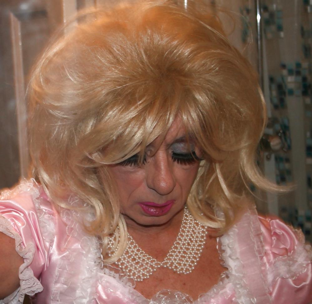 13P Sissy maid dress