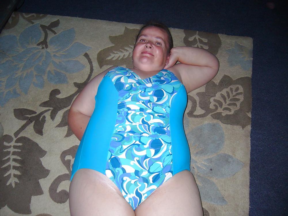 11P Samantha In Her Swimsuit Showing Her Cooter