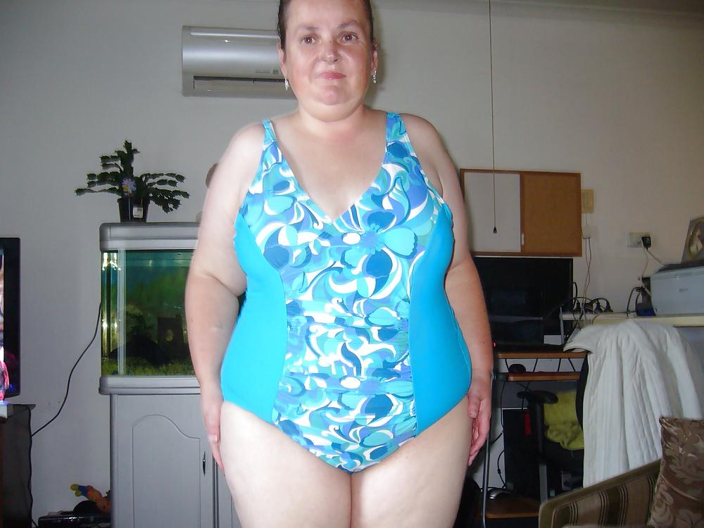 11P Samantha In Her Swimsuit Showing Her Cooter
