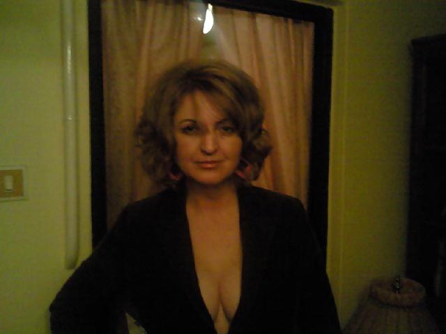 14P Busty milf.