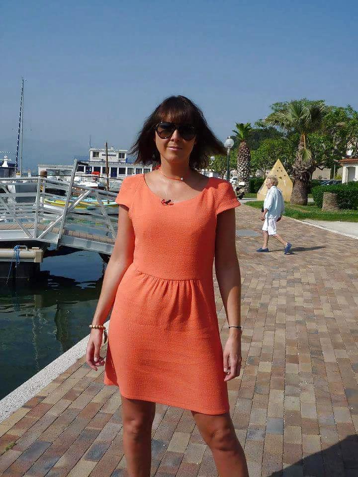 18P French MILF non nude