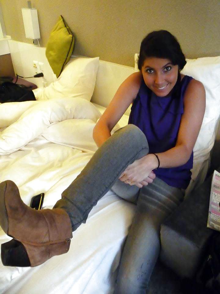 18P French MILF non nude