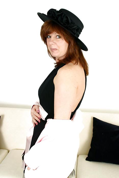 25P Busty Chubby Milf Mature Platinum Collection 26