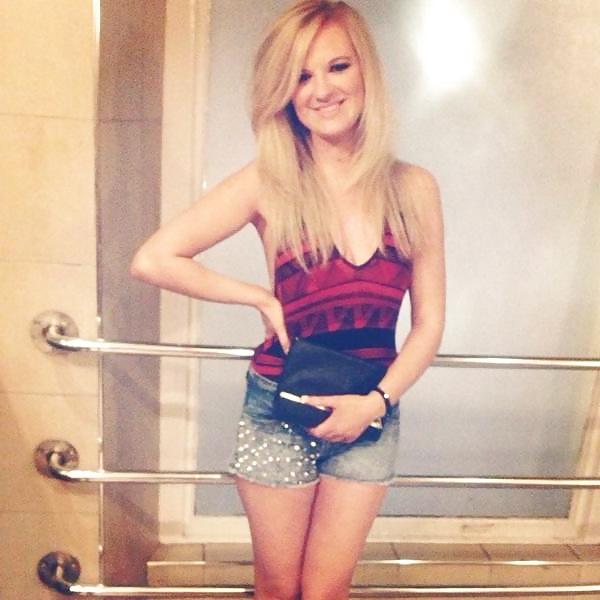 25P Sluts in little hotpants! 7