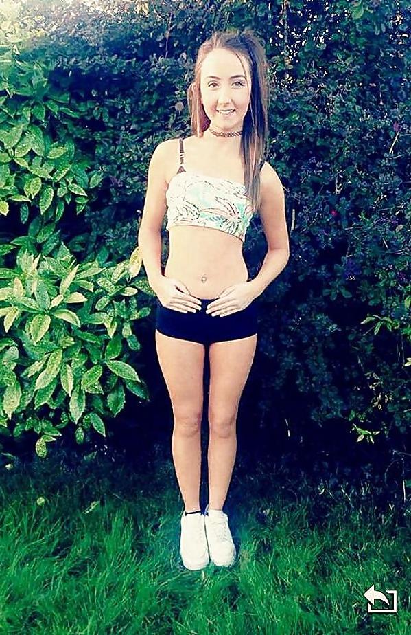 25P Sluts in little hotpants! 7