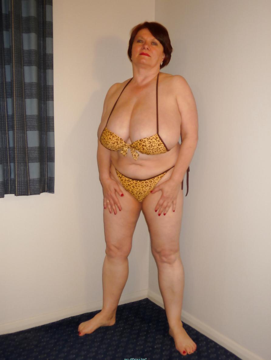 25P Toni F in a Leopard skin outfit.