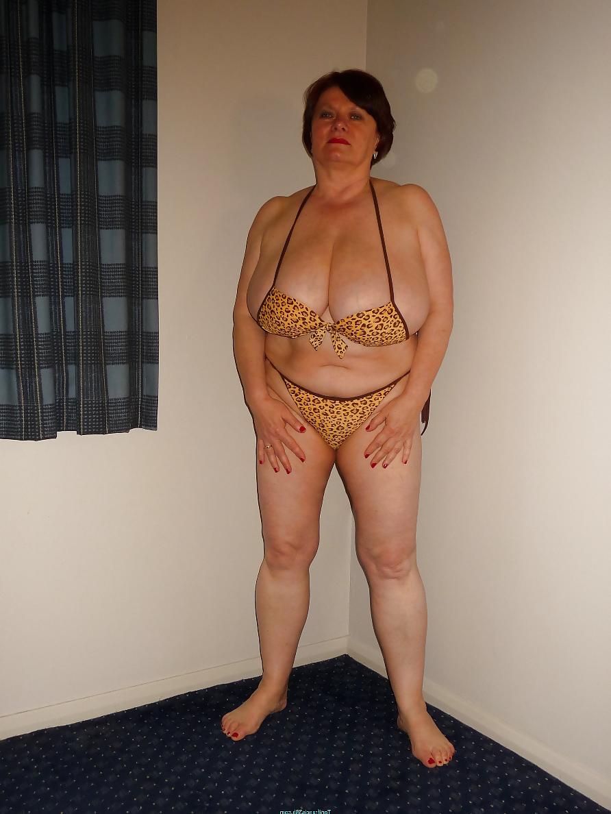 25P Toni F in a Leopard skin outfit.