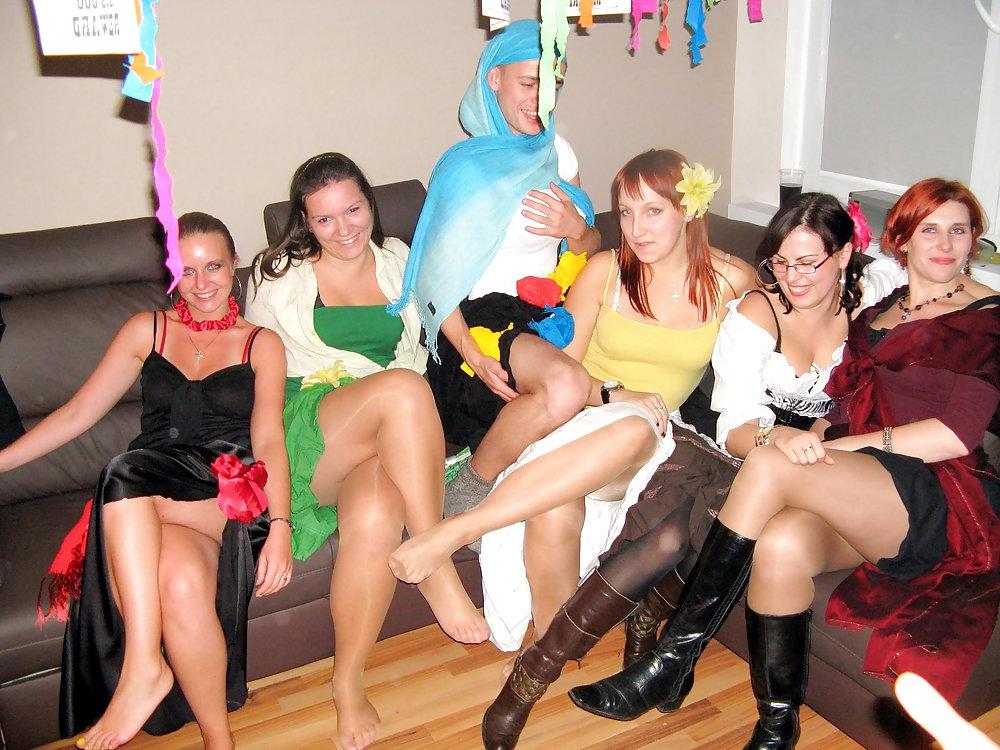 25P Candid Pantyhose Girls 2