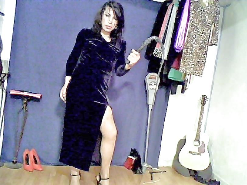 19P Long black velvet dress