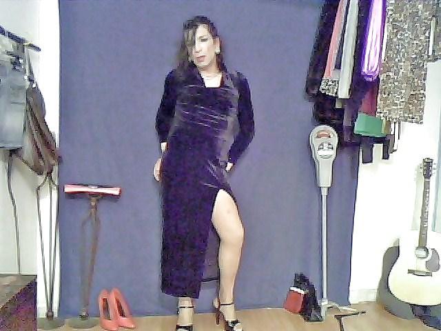 19P Long black velvet dress