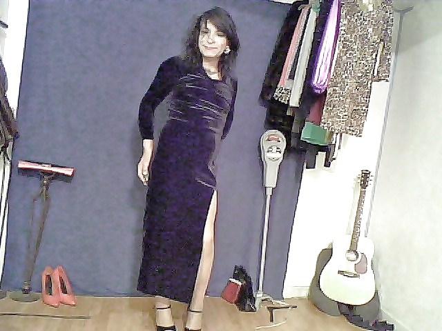 19P Long black velvet dress