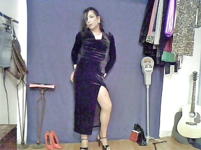 19P Long black velvet dress
