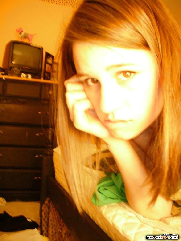 18P Busty teen self shots