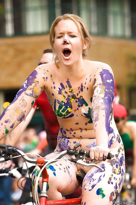 13P Body painting with eyes closed !!!!