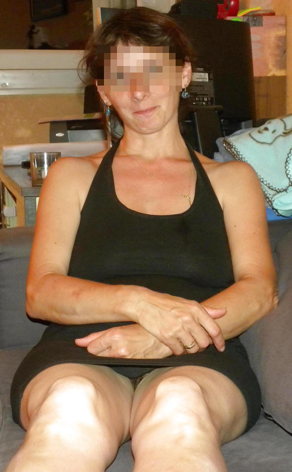7P My wife in mini dress without panties : do you want more?