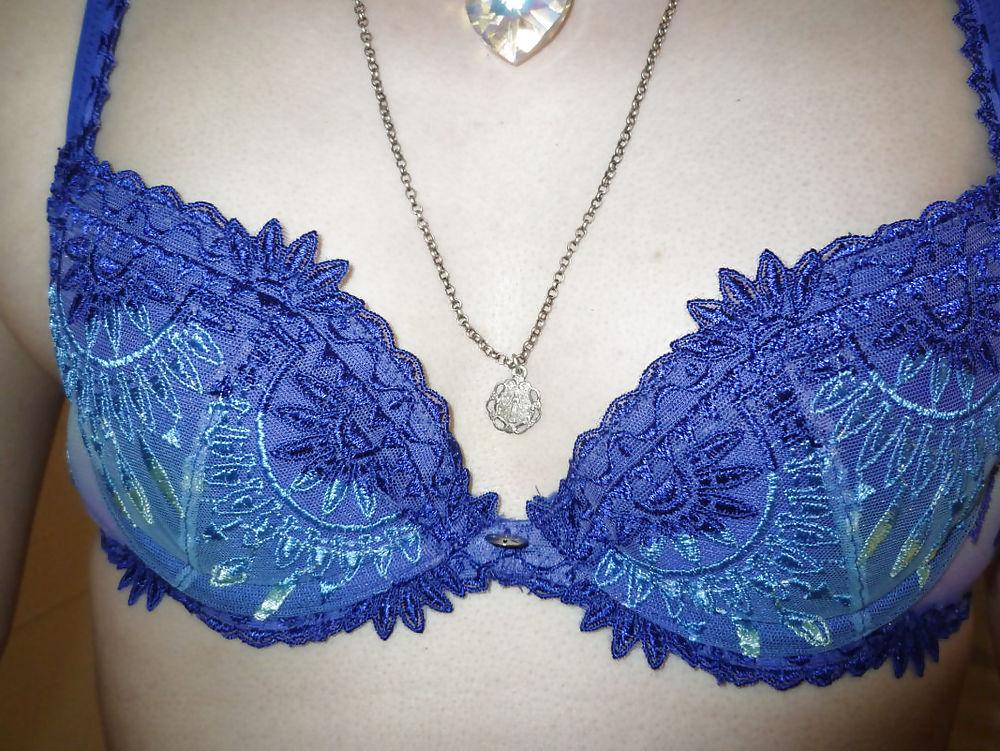 25P Sophie in blue
