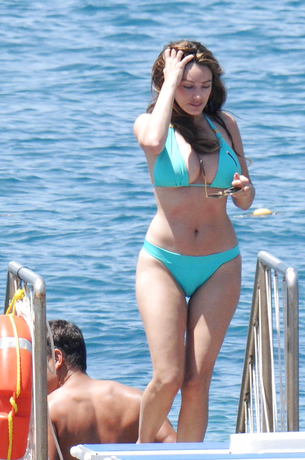 25P Kelly Brook Blue Bikini (Pokies) Italy