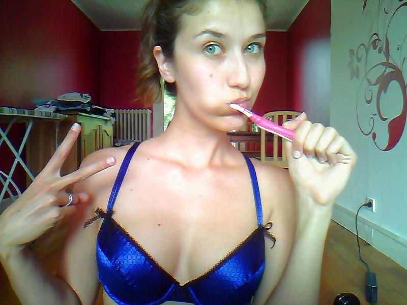 25P A naughty french webcamgirl