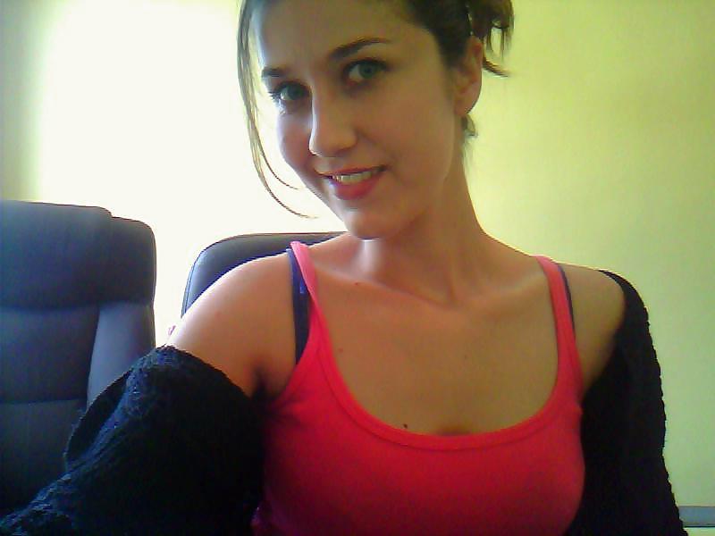 25P A naughty french webcamgirl