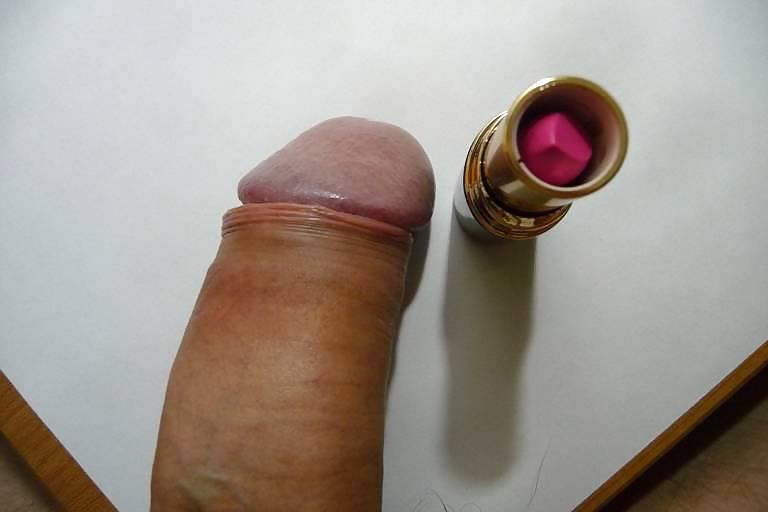 7P Cock painted with pink lipstick