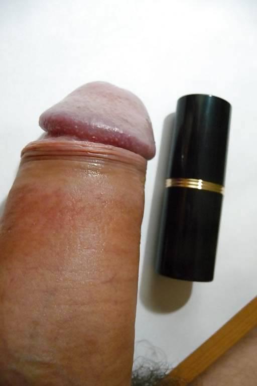 7P Cock painted with pink lipstick