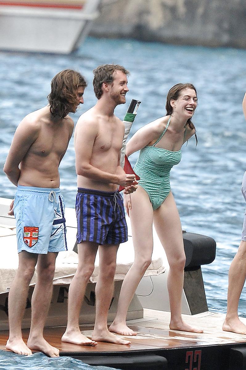 10P Anne Hathaway - swimsuit on vacation in Italy