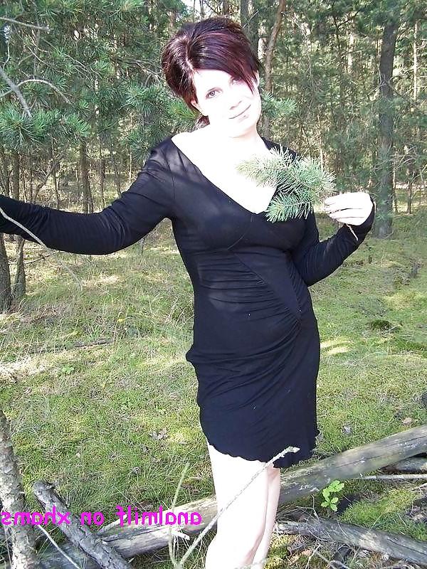 15P My striptease in forest