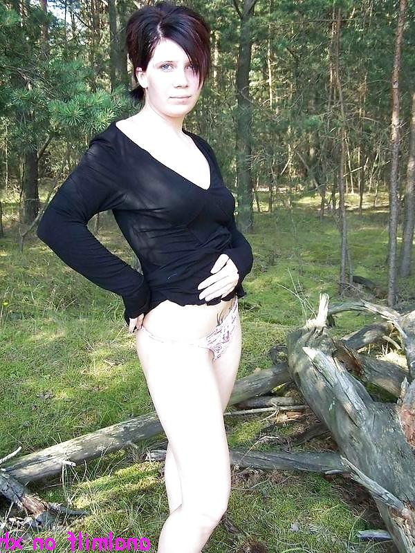 15P My striptease in forest