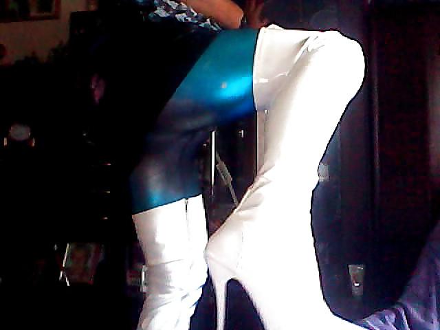 11P Shiny blue cd my white boots