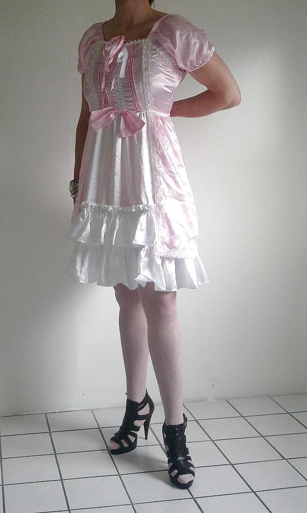 9P Sissy slut in pink dress