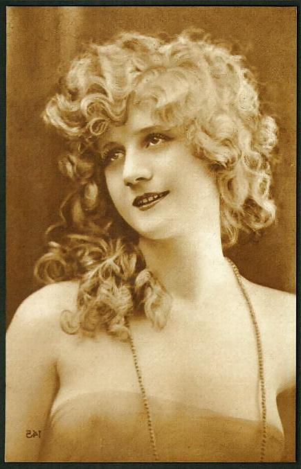 25P Old French postcards 7
